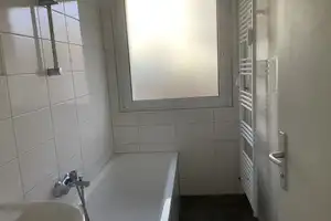 Renovierte 4-Zimmer-Wohnung mit großem Balkon! – Schlesische Str. 14, 49088 Osnabrück – Vorschaubild 5