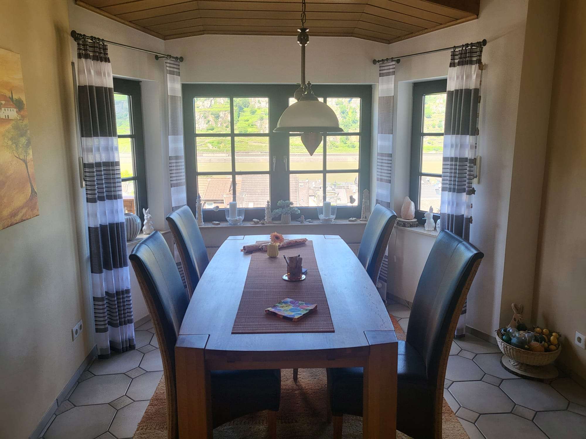 Immobilie in Kestert - Einfamilienhaus freistehend mit Einliegerwohnung /  Traumhafter Blick auf den Rhein - Bild 3