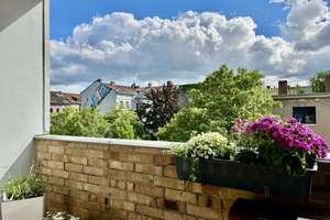 FREI + Modernisiert: ETW  in Kreuzberg + 2 Zi + Große Wohnküche teilbar + EBK + SÜD-Balkon + 4. OG – Die vollständige Adresse der Immobilie erhältst du vom Anbieter., 10997 Kreuzberg, Berlin – Vorschaubild 1