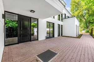 Möblierte Luxus-Residenz in prestigeträchtiger Neubauvilla – Die vollständige Adresse der Immobilie erhältst du vom Anbieter., 40629 Ludenberg, Düsseldorf – Vorschaubild 2