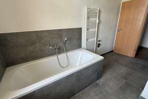 2. OG / Laminat /  Wanne+Dusche+Fenster /  zwei Balkon u.v.m. – Jahnstraße 57, 9126 Lutherviertel, Chemnitz – Vorschaubild 5