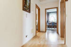 Zweifamilienhaus mit 6-Zimmer Haus in Neumarkt Sankt Veit zu vermieten. WF: 131m² Von privat. – Die vollständige Adresse der Immobilie erhältst du vom Anbieter., 84494 Neumarkt-Sankt Veit – Vorschaubild 7