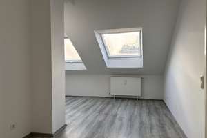 Frisch sanierte Dachgeschosswohnung mit Aufzug – Martin-Luther-Str. 5, 42285 Barmen, Wuppertal – Vorschaubild 3