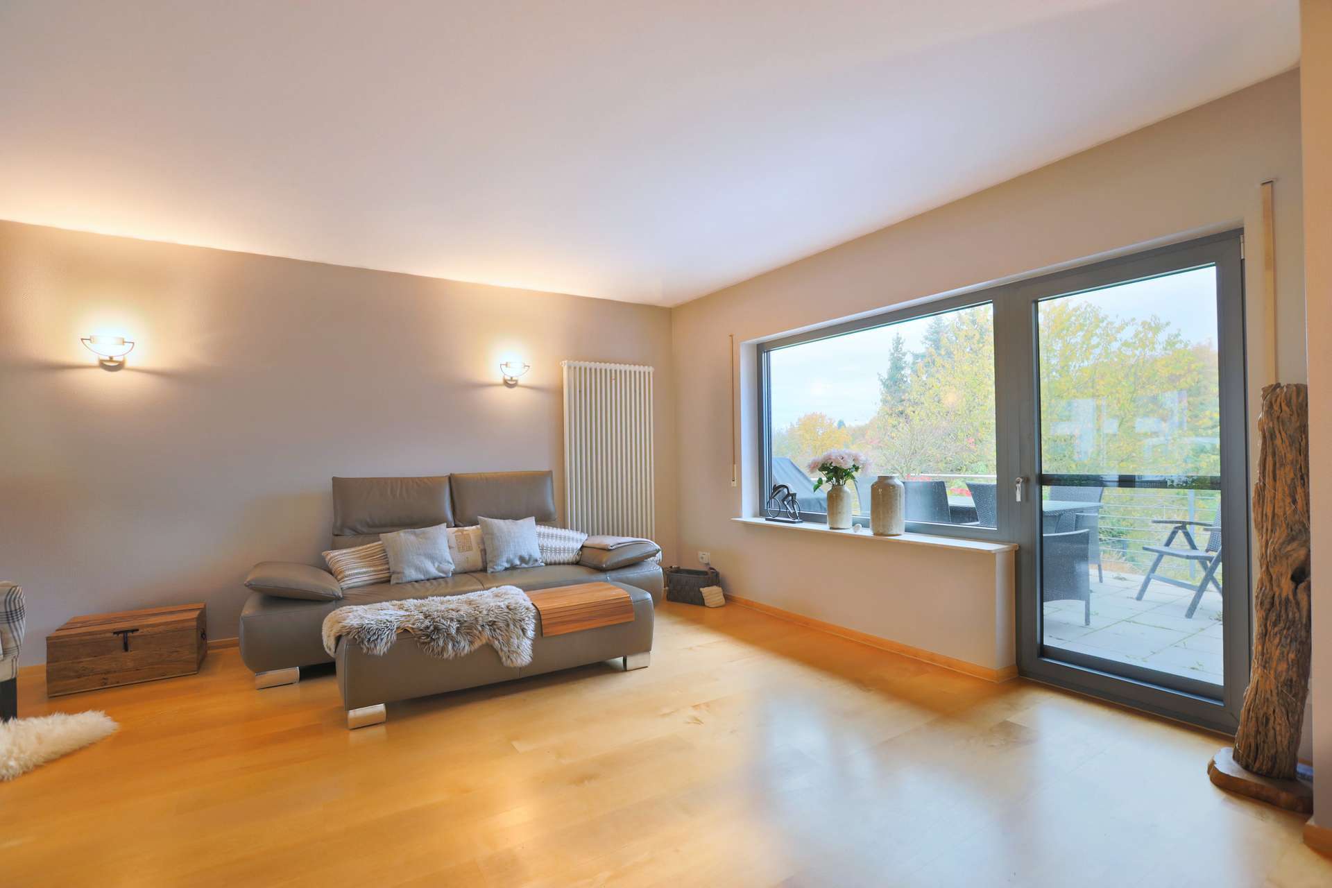 Immobilie in Hammersbach - Stilvoller Bungalow mit separater ELW, Doppelgarage & großem Grundstück - Bild 8