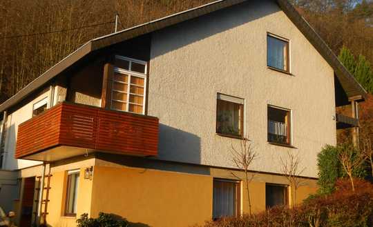 Großzügiges freistehendes Architektenhaus, in naturnaher Höhenlage von Neustadt-Haardt