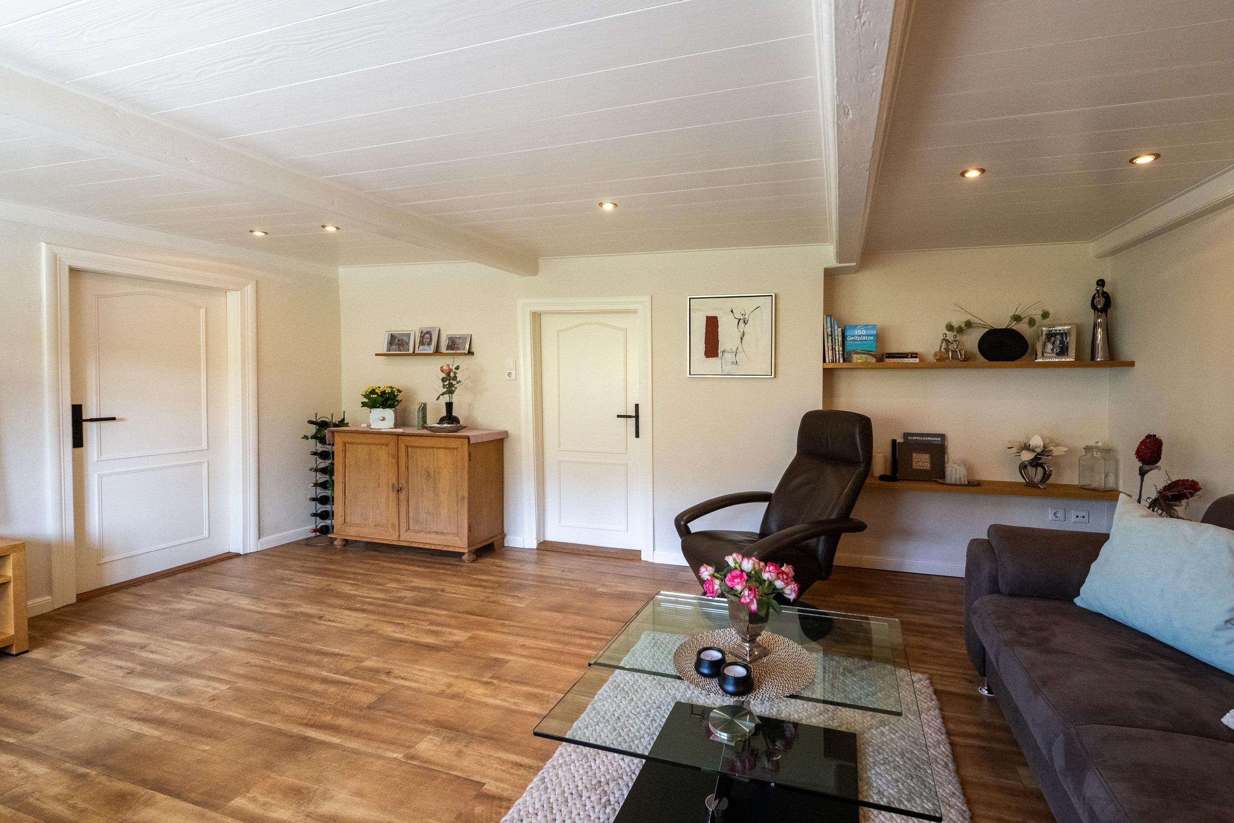 Immobilie in Risum-Lindholm - Idyllisches Friesenhaus unter Reet in bevorzugter Wohnlage - Bild 5