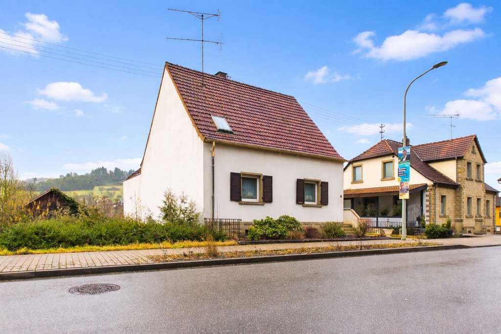 Immobilie in Elzweiler - Charmantes EFH mit großem Grundstück – ideal für jedermann - Bild 1