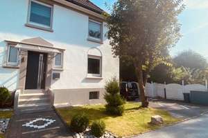 Großzügiges Einfamilienhaus mit prächtigem Gartengrundstück – Die vollständige Adresse der Immobilie erhältst du vom Anbieter., 42651 Solingen-Mitte, Solingen – Vorschaubild 2