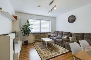 Investieren oder selbst einziehen – vermietete 3-Zimmer-Wohnung mit bezugsfreier Option – Die vollständige Adresse der Immobilie erhältst du vom Anbieter., 24534 Stadtmitte, Neumünster – Vorschaubild 2