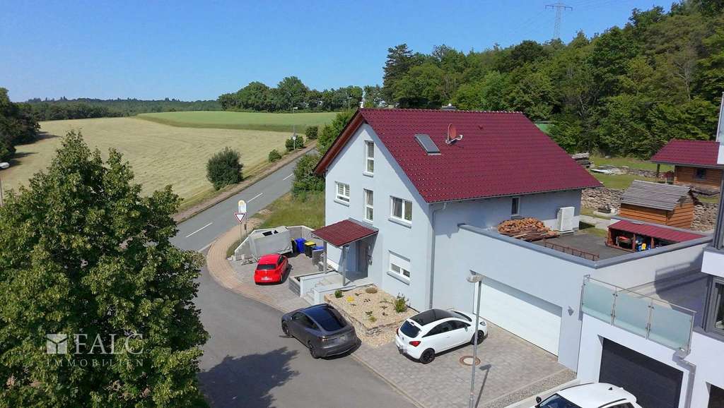 Immobilie in Osterburken - „Wohnen mit Weitblick: Einfamilienhaus mit großem Garten in traumhafter Lage“ - FALC Immobilien HN - Bild 2