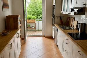 Provisionsfreie 5-Zimmer-Altbauwohnung mit Balkon in Hannover-Linden – Die vollständige Adresse der Immobilie erhältst du vom Anbieter., 30451 Linden-Nord, Hannover – Vorschaubild 3