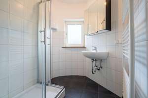 Altbauwohnung in der südlichen Vorstadt – Die vollständige Adresse der Immobilie erhältst du vom Anbieter., 56068 Süd, Koblenz – Vorschaubild 2