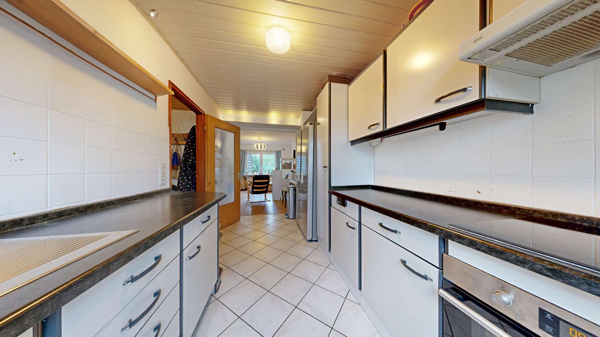 Immobilie in Spardorf - IMMOPARTNER –CHARMANTES REIHENECKHAUS MIT GROSSEM SONNENGARTEN IN RUHIGER LAGE - Bild 2