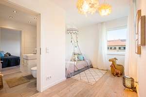 Große Gartenträume in Frankfurt – Familienhaus mit Dachstudio & Platz für alle – 65933 Griesheim, Frankfurt am Main – Vorschaubild 17