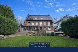Hochwertiges Zweifamilienhaus in begehrter Lage.