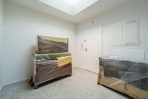 SOPART IMMOBILIEN - Geräumige 2-Zimmer-Dachterrassenwohnung - zentral und dennoch ruhig gelegen. – Osterseestr. 22, 82194 Gröbenzell – Vorschaubild 2