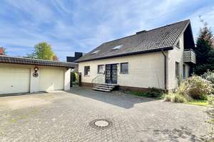 Einfamilienhaus mit großem Garten und Doppelgarage – Die vollständige Adresse der Immobilie erhältst du vom Anbieter., 32756 Detmold – Vorschaubild 4