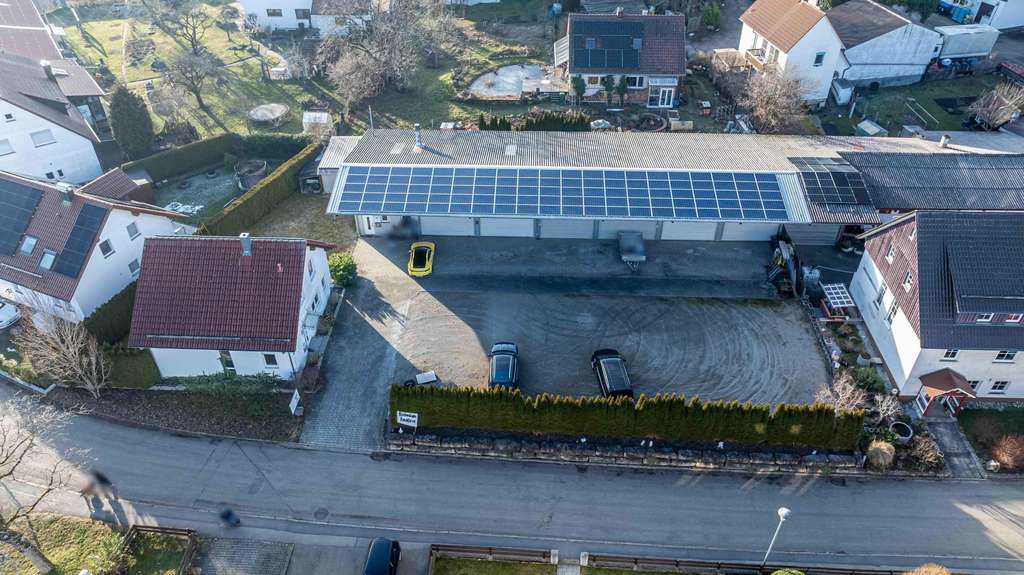 Immobilie in Kaisersbach - Einfamilienhaus mit Lagerhalle und Erweiterungsfläche - Bild 0