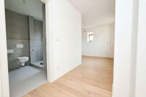 Reserviert: Sanierte 2-Zimmer-Wohnung: Zentrale Lage in Erlangen – perfekt geeignet für WG-Nutzung