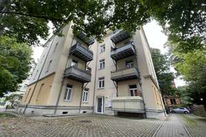 Helle 2 Zimmer Wohnung mit EBK