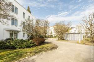 Ab sofort bezugsfrei: Attraktive Erdgeschosswohnung mit  Südterrasse und Hobbyraum – Die vollständige Adresse der Immobilie erhältst du vom Anbieter., 81927 Oberföhring, München – Vorschaubild 3