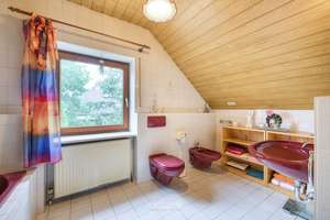 Gepflegtes Einfamilienhaus mit gepflegter Ausstattung in ruhiger Lage in Laub – Die vollständige Adresse der Immobilie erhältst du vom Anbieter., 93197 Zeitlarn – Vorschaubild 10
