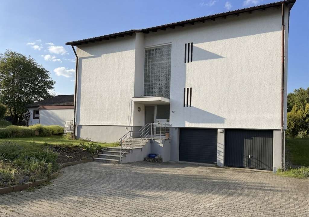Immobilie in Bergatreute - Bezugsfreie Großzügige 5-Zimmer-EG-Wohnung mit eigenem Garten, Garage & Stellplatz - Bild 0