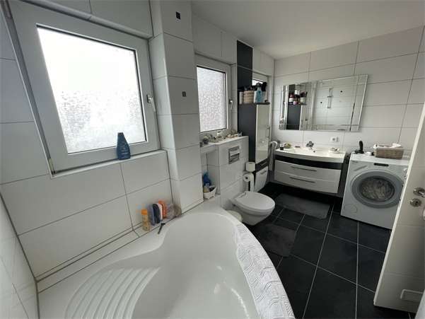 Immobilie in Essenheim - +++ZDF- nah, großzügiges Wohnhaus in Essenheim+++ - Bild 1