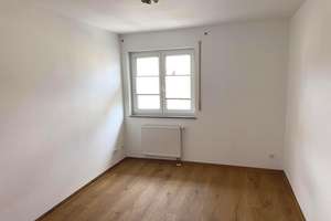 KILIAN IMMOBILIEN!  PERFEKTE 4 ZI. WOHNUNG AUS 2006 MIT 104 M² IM 1. OG EINES 3-PART.-H. IN HIP! EBK – Die vollständige Adresse der Immobilie erhältst du vom Anbieter., 91161 Hilpoltstein – Vorschaubild 55