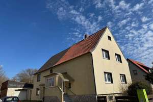 Doppelhaus mit Garagengebäude – Die vollständige Adresse der Immobilie erhältst du vom Anbieter., 31162 Bad Salzdetfurth – Vorschaubild 2