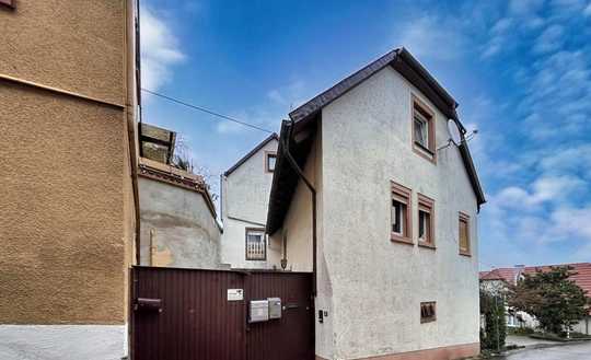 Zweifamilienhaus in St. Martin mit großer Werkstatt und Platz für Ihre Ideen!