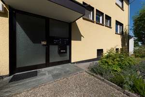 Ein Zuhause zum Verlieben – Stilvolle Eigentumswohnung mit Balkon und Garage – Die vollständige Adresse der Immobilie erhältst du vom Anbieter., 45257 Kupferdreh, Essen – Vorschaubild 2