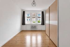 Altbauklassiker mit Südbalkon und drei Schlafzimmern in Berlin-Steglitz – Die vollständige Adresse der Immobilie erhältst du vom Anbieter., 12157 Steglitz, Berlin – Vorschaubild 3
