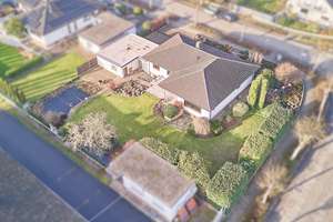 ++ Lichtdurchflutetes Architektenhaus mit Terrasse, Garten und 2 Garagen in beliebter Wohnlage ! ++ – Die vollständige Adresse der Immobilie erhältst du vom Anbieter., 76877 Offenbach an der Queich – Vorschaubild 2