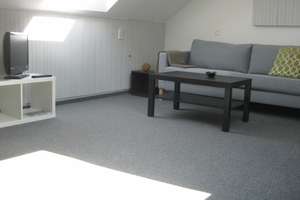 Kleine möblierte 2-Zimmer-DG-Wohnung mit Dachschrägen in toller Wohnlage! – Wilhelm-Blos-Straße 111, 70191 Weißenhof, Stuttgart – Vorschaubild 3