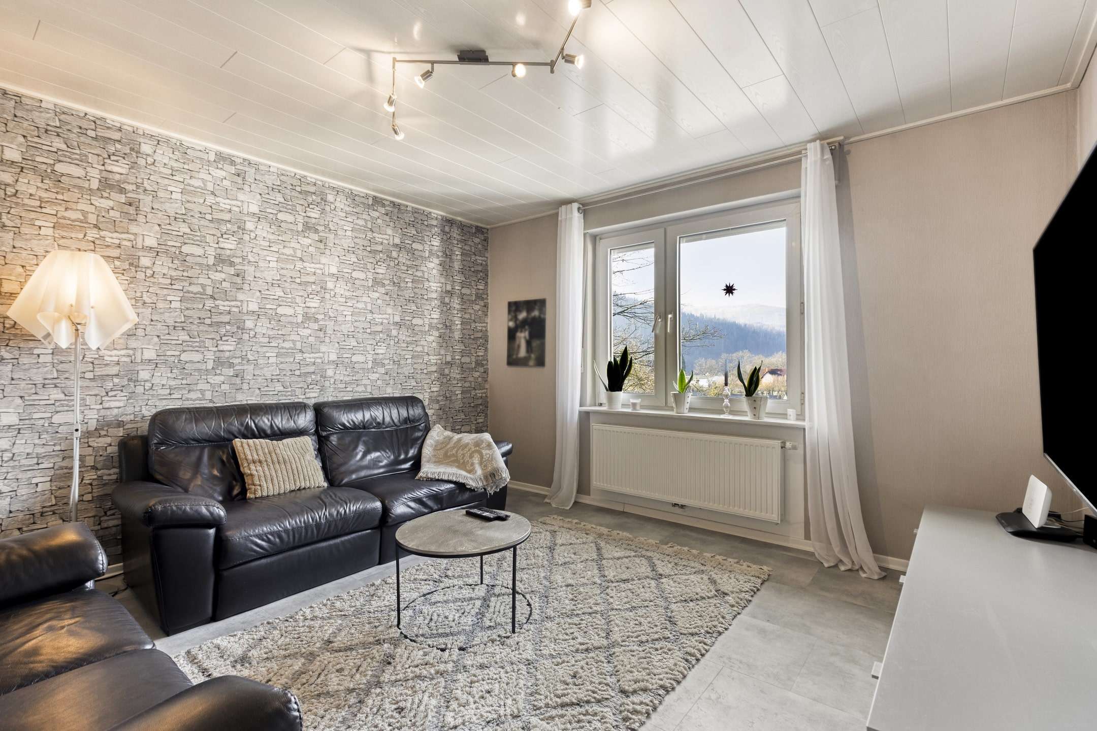 Immobilie in Brachbach - Einzugsbereit! Einfamilienhaus mit Einliegerwohnung in Brachbach * RENOVIERT und teilw. modernisiert - Bild 9