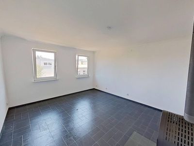 Modernisierte 2-Zimmer-Altbauwohnung mit KAMIN, EBK und BALKON