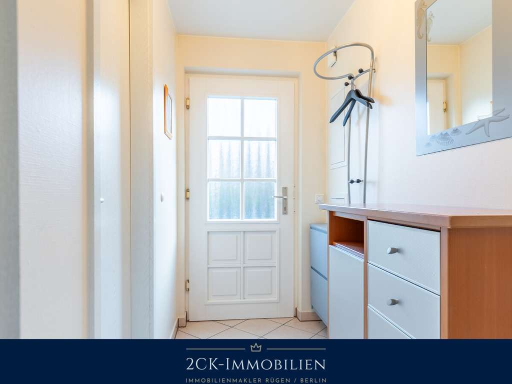 Immobilie in Mönchgut - 2 Zimmer Ferienwohnung in Strandnähe, mit Terrasse, Boddenblick und Stellplatz, Ostseebad Mönchgut! - Bild 2