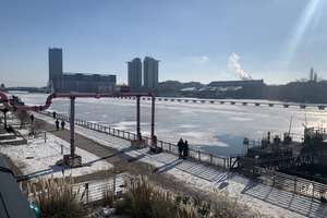 WATERFRONT LIVING IN BERLIN – SPECTACULAR RIVER VIEWS & SOUTH-FACING TERRACE – Stralauer Allee 5, 10245 Friedrichshain, Berlin – Vorschaubild 17