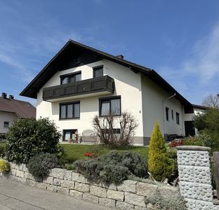 Wohnen mit Charakter: Einfamilienhaus in Aham