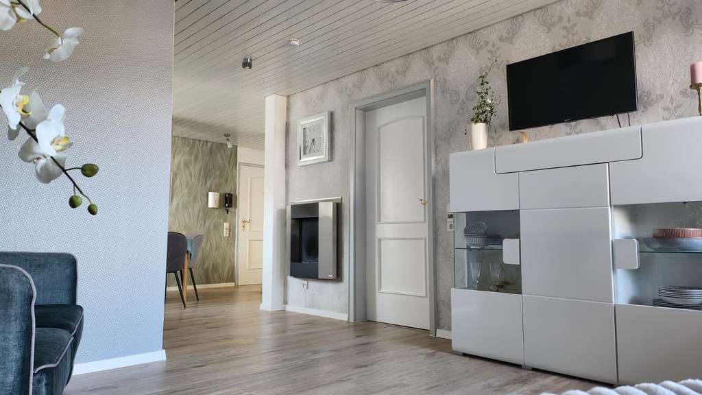 Immobilie in Neuweiler - Privat zu Verkaufen. 2-Zimmer Dachgeschosswohnung mit Balkon. - Bild 0