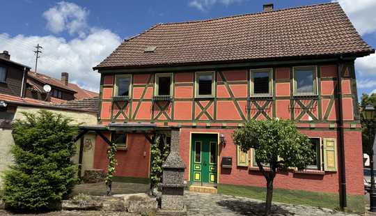 Bild von Solides Fachwerkhaus mit Nebengebäude: Hochwertige Substanz, vielfältige Möglichkeiten