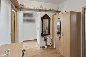 Attraktive 4-Zimmer-Wohnung mit Balkon in gepflegter Wohnanlage in Berlin – Die vollständige Adresse der Immobilie erhältst du vom Anbieter., 13059 Neu-Hohenschönhausen, Berlin – Vorschaubild 8