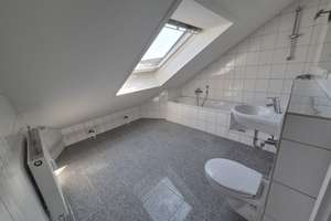 Super ruhige Lage mit Dachterrasse und EBK (TG zusätzlich) zum TOP Preis – Die vollständige Adresse der Immobilie erhältst du vom Anbieter., 76149 Neureut, Karlsruhe – Vorschaubild 6