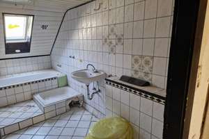 Sanierungsbedürftiges Mehrfamilienhaus mit großem Entwicklungspotenzial. Ein ideales Investment! – Die vollständige Adresse der Immobilie erhältst du vom Anbieter., 41063 Gladbach, Mönchengladbach – Vorschaubild 5