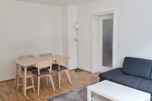 Geräumige 4-Zimmer-Wohnung mit Balkon und Terrasse und Gartenanteil am Olympiapark – 80809 Am Luitpoldpark, München – Vorschaubild 3