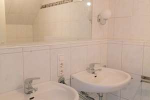 3-4 Zi.-Wohn. Stadtmitte "Ausgebauter Dachspitze" m² ca. 75qm, nach DIN ca. 60qm -provisionsfrei- – Die vollständige Adresse der Immobilie erhältst du vom Anbieter., 65183 Westend / Bleichstraße, Wiesbaden – Vorschaubild 18
