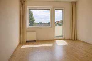 ** Lichtdurchflutete 2-Zimmer-Wohnung mit Südwest-Loggia ** – Flankenschanze 37, 13585 Spandau (Ortsteil), Berlin – Vorschaubild 1