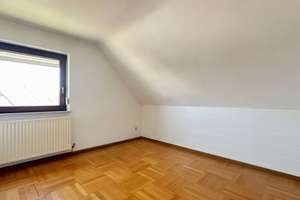 Freistehendes Einfamilienhaus mit großem Garten, zwei Garagen & vielseitigem Gestaltungspotenzial – Die vollständige Adresse der Immobilie erhältst du vom Anbieter., 74078 Biberach, Heilbronn – Vorschaubild 16