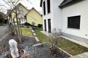 Familienfreundliches A+ Niedrigstenergiehaus in ruhigem und naturnahen Neubaugebiet! – Hirtenweg 6, 91463 Neustadt a.d. Aisch-Bad Windsheim (Kreis) – Vorschaubild 3